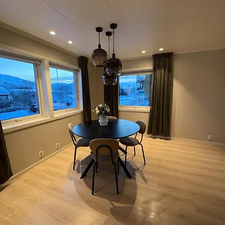 In Breivika - Modern And Comfortable Apartment Tromso